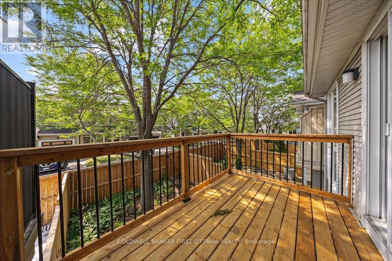 28806487/18-maxton-private/beacon-hill-south/ottawa/ontario/K1J1J2_12