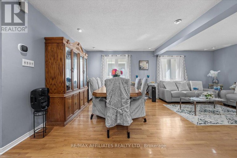 28862434/300-sylvie-terrace/bilberry-creekqueenswood-heights/ottawa/ontario/K1E3M2_12