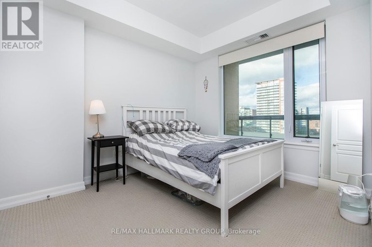 29527057/807-238-besserer-street/sandy-hill/ottawa/ontario/K1N6B1_17