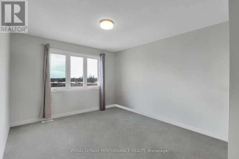 29474449/110-main-halyard-lane/half-moon-bay/ottawa/ontario/K2J7B6_16