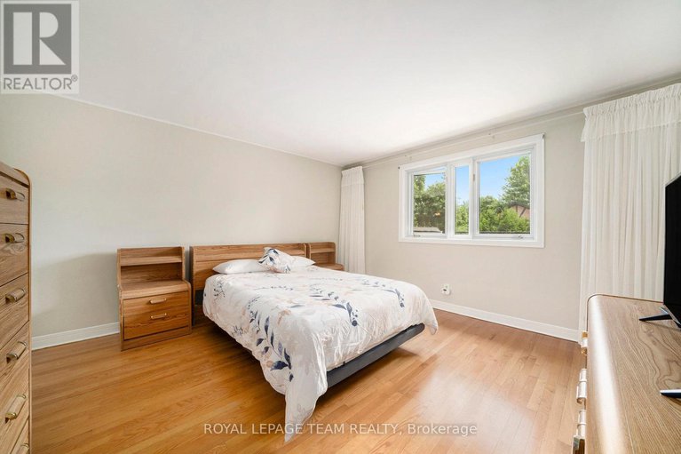 28567254/367-ravenhill-avenue/mckellarhighland/ottawa/ontario/K2A0J5_16