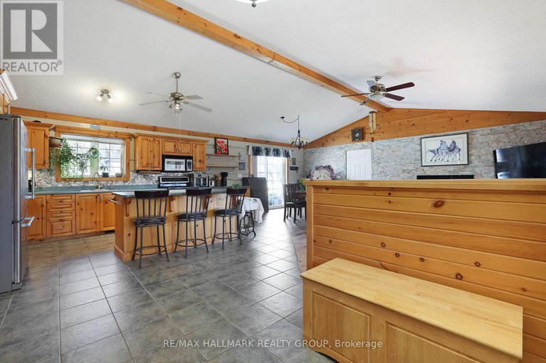 29109824/206-old-pakenham-road/fitzroy/ottawa/ontario/K0A1X0_7