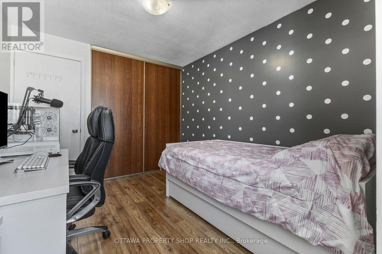 29416956/d-20-benlea-drive/tanglewood/ottawa/ontario/K2G4A8_17