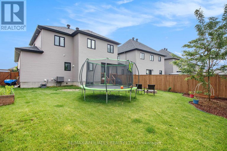 28460427/129-lyon-street/embrun/russell/ontario/K0A1W0_31