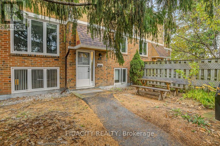 29034615/61-159-salter-crescent/beaverbrook/ottawa/ontario/K2K1Y8_2