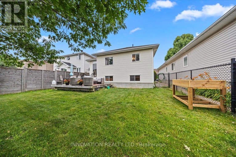 28535566/706-mud-creek-crescent/riverside-southgloucester-glen/ottawa/ontario/K1V1W3_29