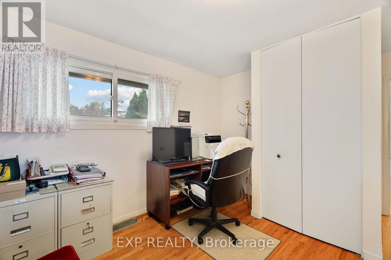 29114115/1233-meadowlands-drive-e/city-viewskylinefisher-heightsparkwood-hills/ottawa/ontario/K2E6K2_25