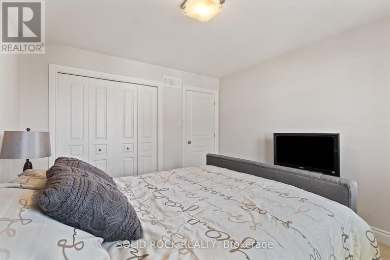 28253564/422-mercury-street-e/town-of-rockland/clarence-rockland/ontario/K4K0G8_22