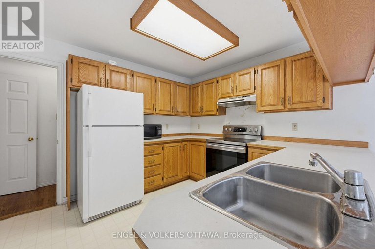 29484139/591-merkley-drive/fallingbrookpineridge/ottawa/ontario/K4A1S3_13