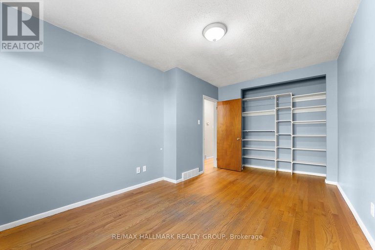28943105/2437-tupper-avenue/hawthorne-meadows/ottawa/ontario/K1G1G6_13