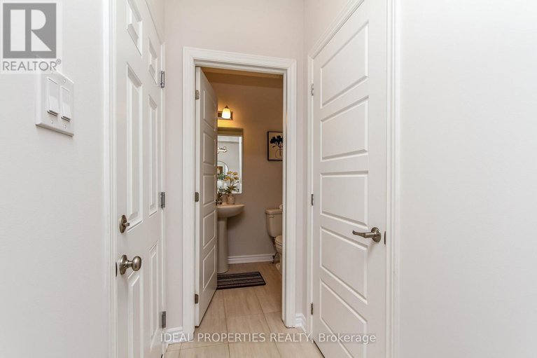 29355187/703-derreen-avenue/stittsville-north/ottawa/ontario/K2S2Z2_20