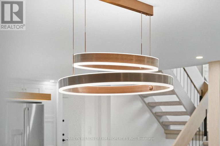 29155017/33-commanche-drive/city-viewskylinefisher-heightsparkwood-hills/ottawa/ontario/K2E6E8_8