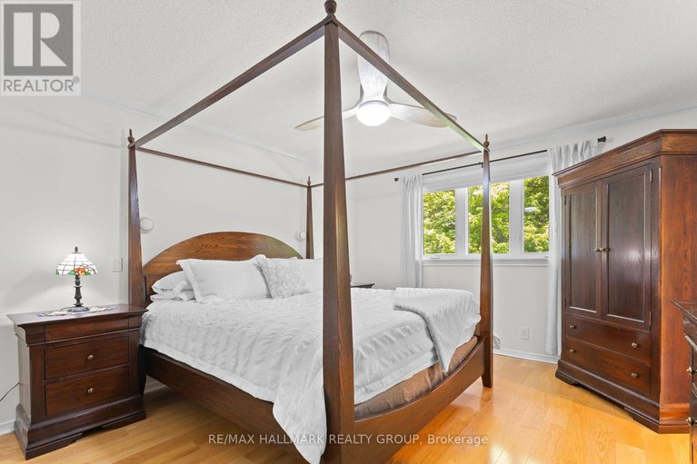 28509464/6431-clingin-lane/manotick-south-to-roger-stevens/ottawa/ontario/K4M1B3_19