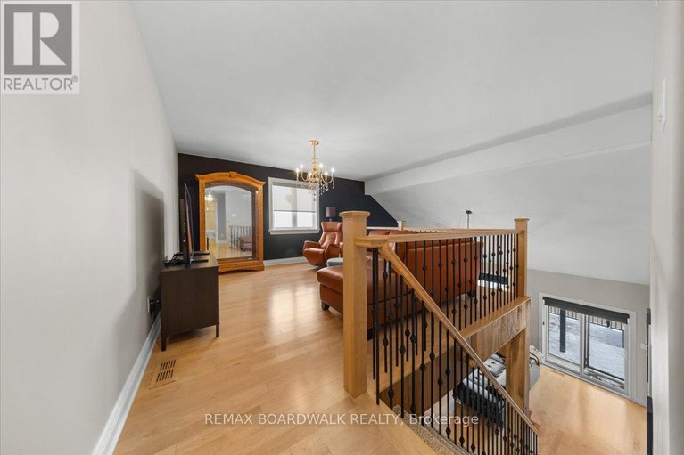 29297524/813-platinum-street/clarencerockland-twp/clarence-rockland/ontario/K4K0J2_27