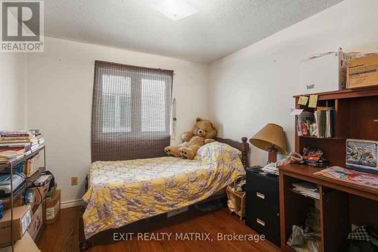 29401595/1123-burgundy-lane/convent-glen/ottawa/ontario/K1C2M9_16