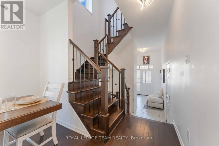 29159210/359-melodie-street/mer-bleuebradley-estatesanderson-park/ottawa/ontario/K1W0L8_19