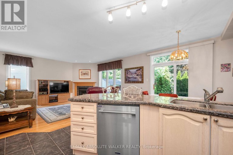 28543376/1867-springridge-drive/springridgeeast-village/ottawa/ontario/K4A4R1_16