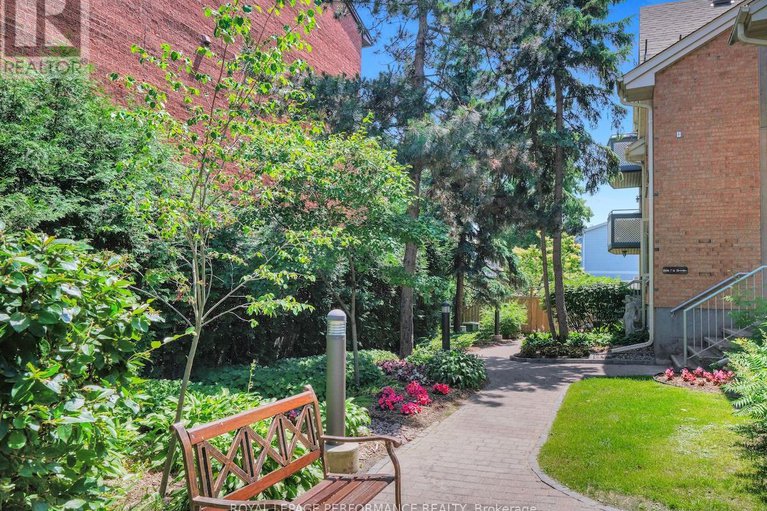 28935986/3-2-columbus-avenue/overbrook/ottawa/ontario/K1K1R3_3