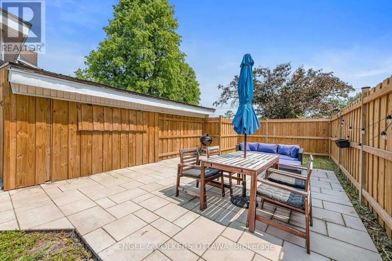 28495906/2061-featherston-drive/urbandale-acres/ottawa/ontario/K1H6R1_39