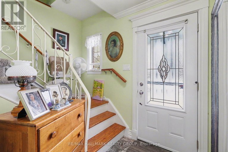 29352871/232-kennedy-lane-w/bilberry-creekqueenswood-heights/ottawa/ontario/K1E1G7_4