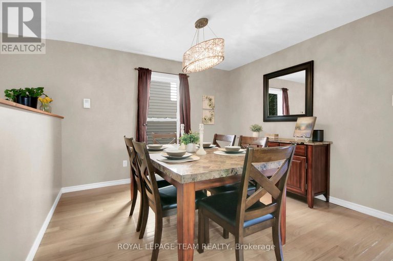 28874941/18-victor-street/stittsville-central/ottawa/ontario/K2S1H9_12