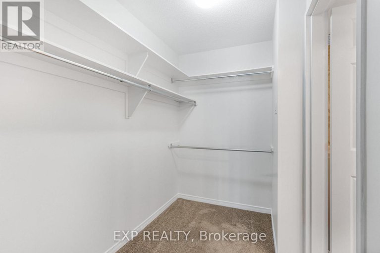 29231208/510-330-centrum-boulevard/bilberry-creekqueenswood-heights/ottawa/ontario/K1E3W2_16