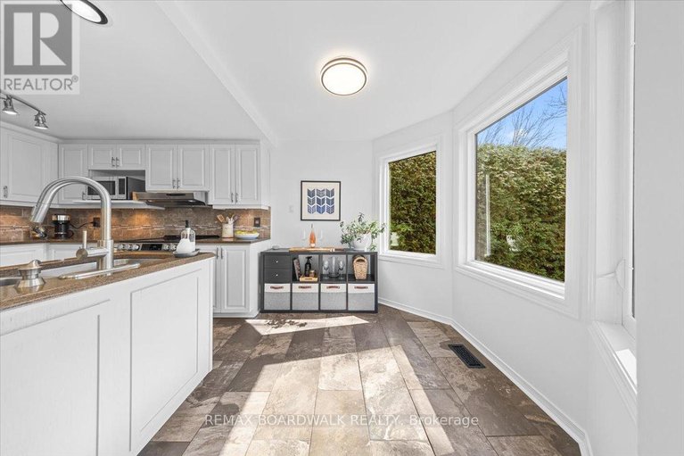 29650202/1715-teakdale-avenue/chapel-hill/ottawa/ontario/K1C6M8_8