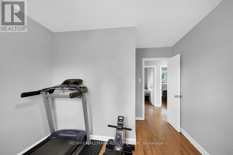 28792256/904-pinewood-crescent/queensway-terrace-north/ottawa/ontario/K2B5Y4_27