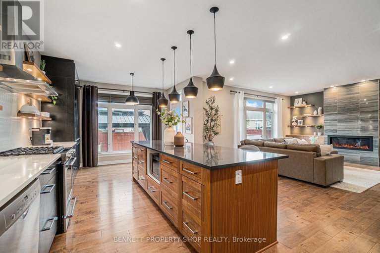 28570877/1870-maple-grove-road/stittsville-north/ottawa/ontario/K2S0W3_9