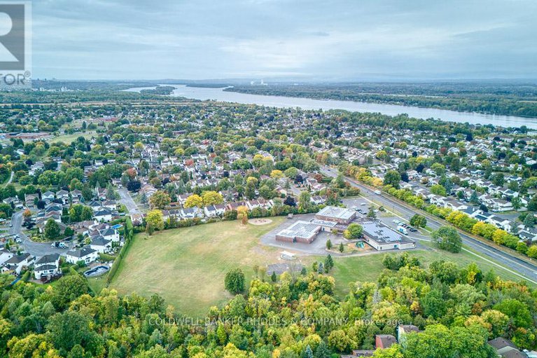 29026241/18-6475-colony-square/convent-glen-north/ottawa/ontario/K1C3E1_31