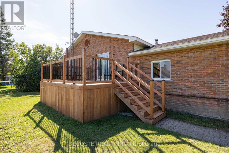 28955272/515-tobin-street/alexandria/north-glengarry/ontario/K0C1A0_35