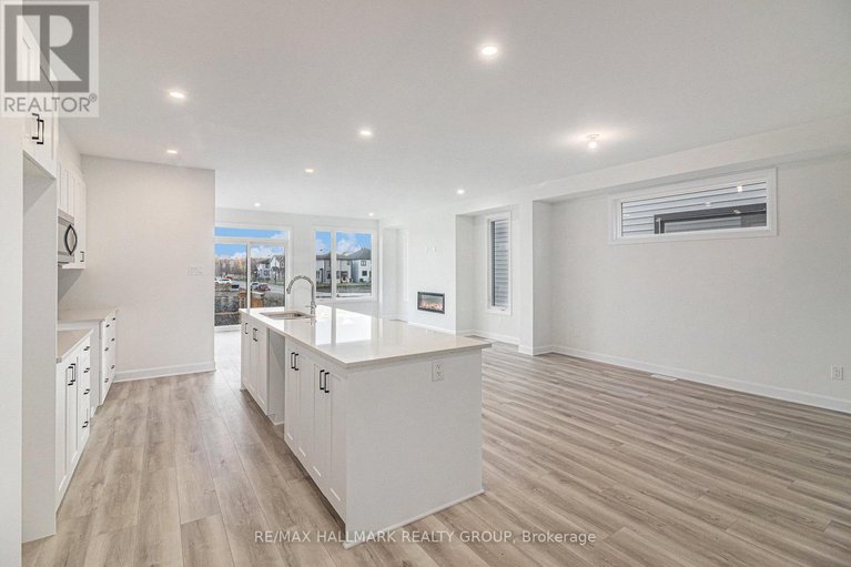 29086225/526-reflection-street/orleans-village/ottawa/ontario/K1W0S8_14