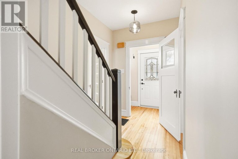 29601984/496-hartleigh-avenue/woodroffe/ottawa/ontario/K2B5J6_2