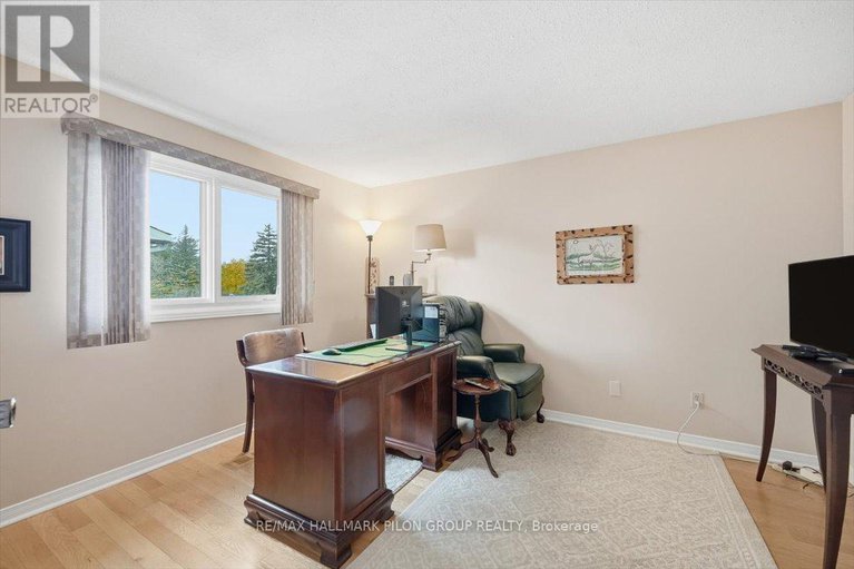 29075006/1066-taffy-lane/convent-glen-north/ottawa/ontario/K1C1Y5_19