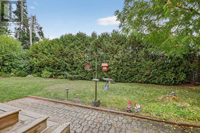 28920514/101-hilliard-avenue/city-viewskylinefisher-heightsparkwood-hills/ottawa/ontario/K2E6C5_29