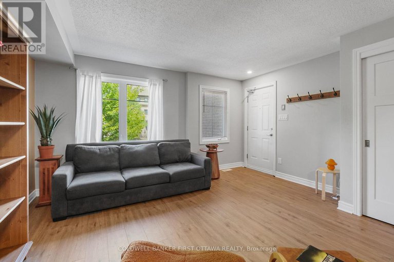 28944780/a-283-titanium-private-n/convent-glen-north/ottawa/ontario/K1C0A5_5