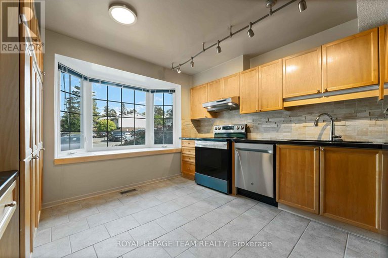 28889686/2664-draper-avenue/redwood-park/ottawa/ontario/K2H6Z9_8