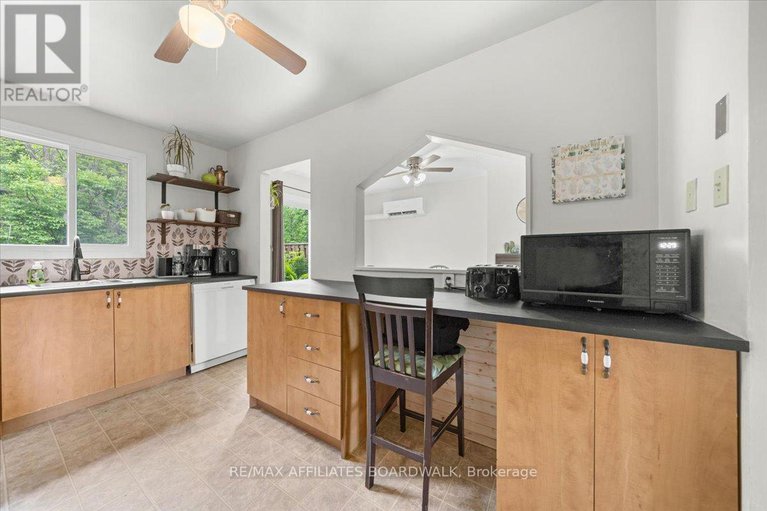 28397301/40-3239-bannon-way/blossom-parkkemp-parkfindlay-creek/ottawa/ontario/K1T1T2_14