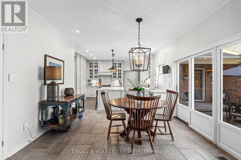 28923868/5557-pettapiece-crescent/manotick-village-manotick-estates/ottawa/ontario/K4M1C5_18