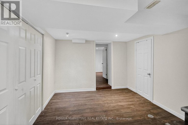 28690324/528-mutual-street/castle-heights/ottawa/ontario/K1K1C6_27