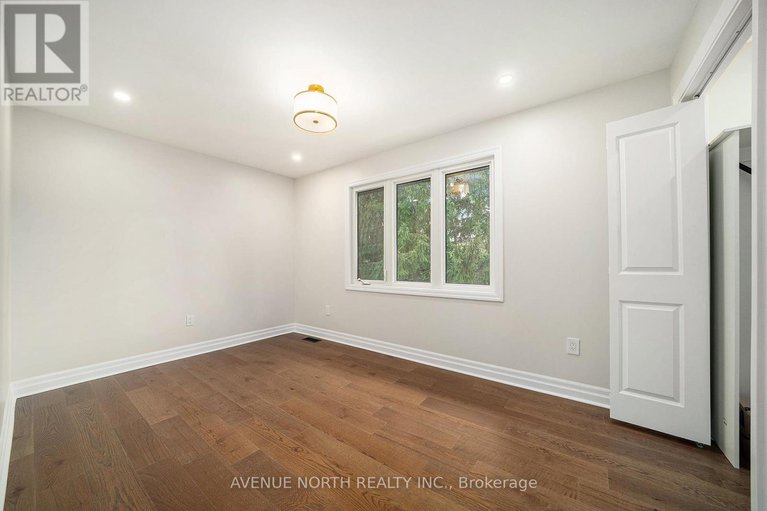 28891517/19-newland-drive/hearts-desire/ottawa/ontario/K2J3Z8_28