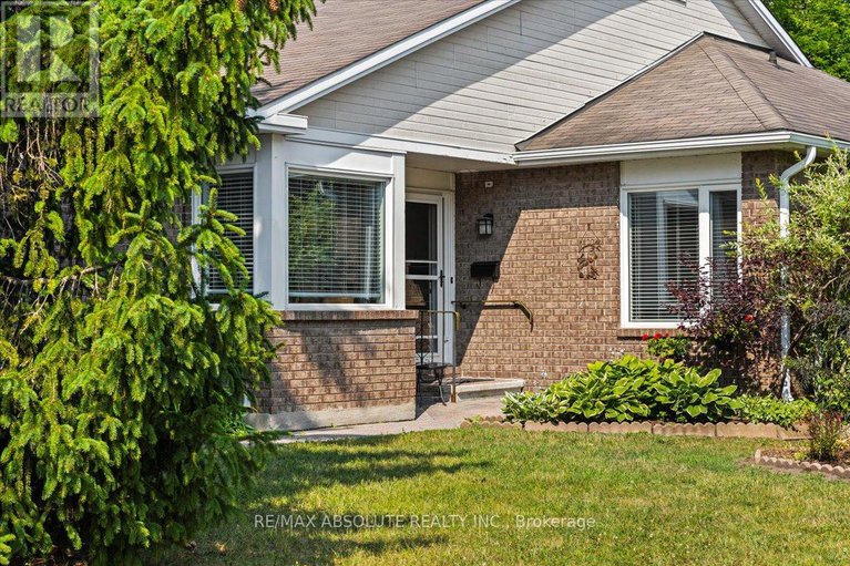 28645750/8-pine-needles-court/stittsville-central/ottawa/ontario/K2S1G5_3