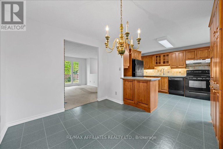 28917185/1610-schouten-drive/bilberry-creekqueenswood-heights/ottawa/ontario/K1E2J4_10