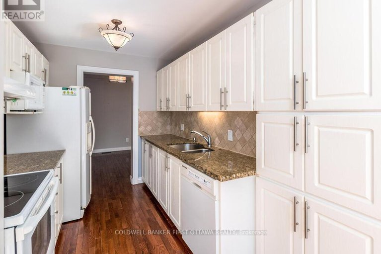 28819200/6101-arbourwood-drive/chapel-hill/ottawa/ontario/K1C7K7_13