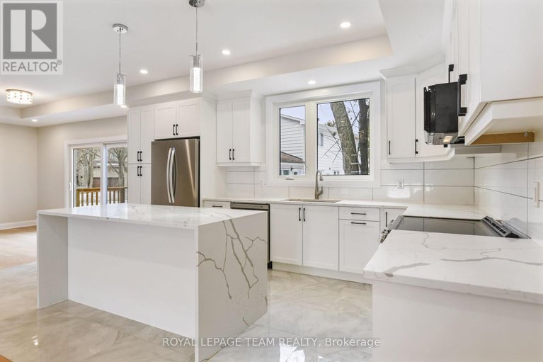 28608751/845-melfa-crescent/mooneys-bay/ottawa/ontario/K2C0P5_14