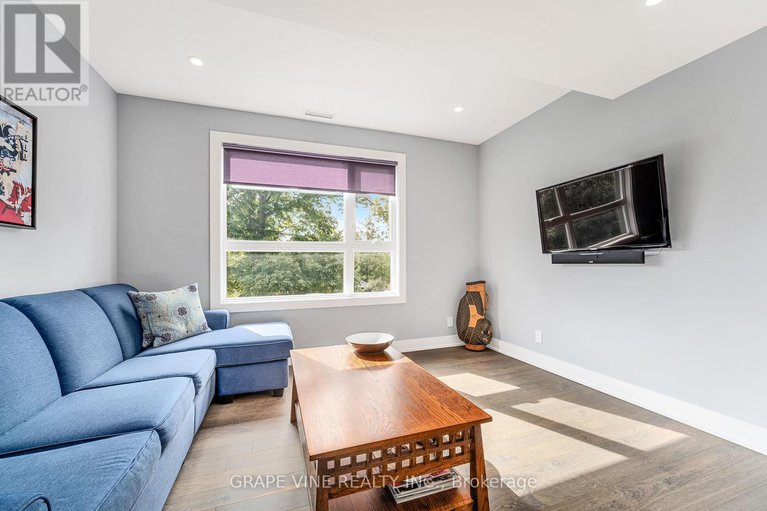 28576605/315-crestview-road/alta-vistafaircrest-heights/ottawa/ontario/K1H5G4_32