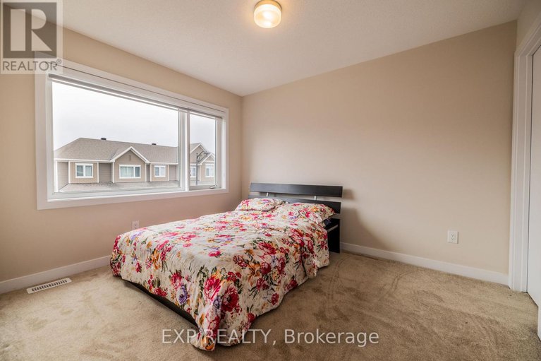 28461423/307-canadensis-lane/half-moon-bay/ottawa/ontario/K2J6X8_16