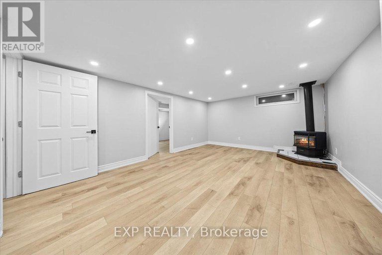 29178541/290-elderberry-terrace/chatelaine-village/ottawa/ontario/K1E1Z1_28