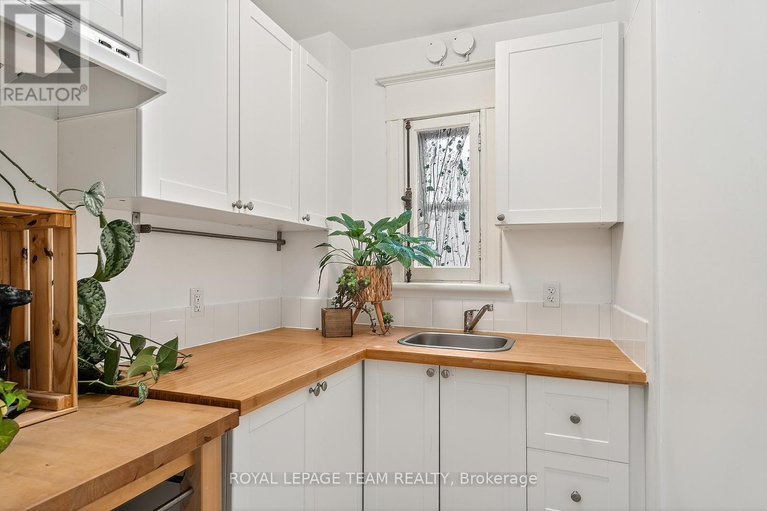 29137388/324-osgoode-street/sandy-hill/ottawa/ontario/K1N6T2_27