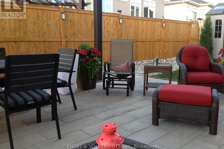 29492071/865-tewin-circle/camelot/ottawa/ontario/K4A1K1_43